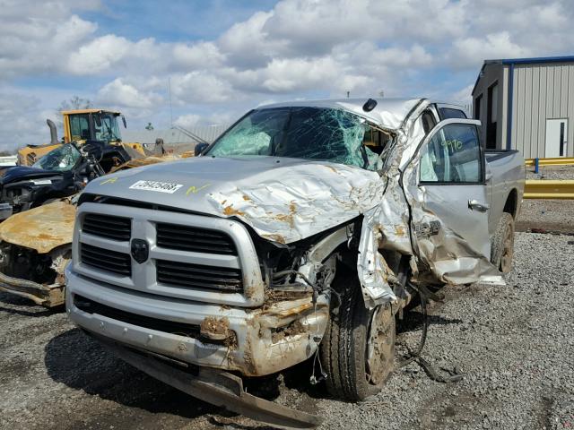 3C6UR5DJ5HG771396 - 2017 RAM 2500 SLT SILVER photo 2