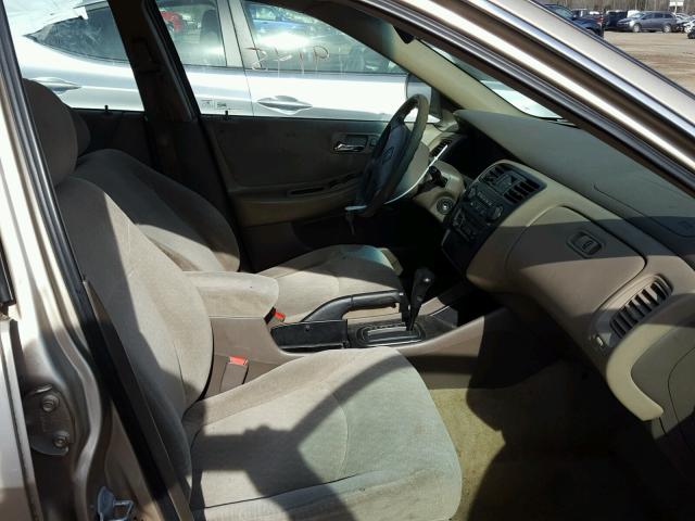 1HGCG66501A021359 - 2001 HONDA ACCORD LX GOLD photo 5