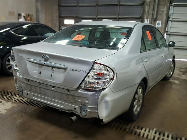 4T1BE32K72U581174 - 2002 TOYOTA CAMRY LE SILVER photo 4