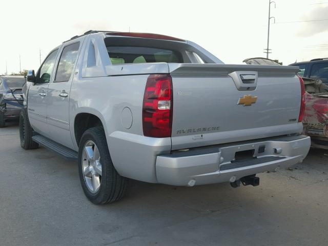 3GNMCGE00CG155469 - 2012 CHEVROLET AVALANCHE SILVER photo 3