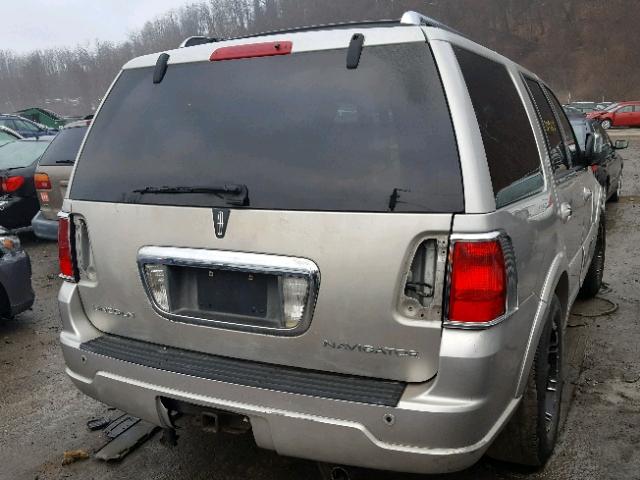 5LMFU28R74LJ12076 - 2004 LINCOLN NAVIGATOR SILVER photo 4