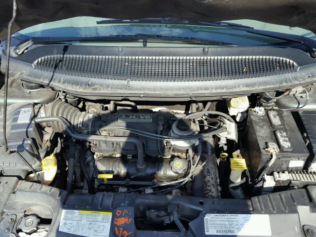 2C4GP44373R231381 - 2003 CHRYSLER TOWN & COU GREEN photo 7