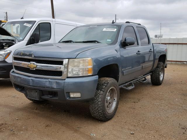 2GCEK13M771517900 - 2007 CHEVROLET SILVERADO BLUE photo 2