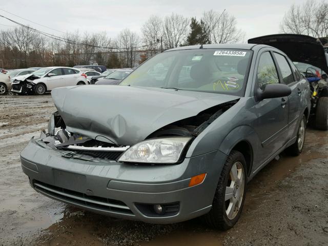 1FAHP34N26W239597 - 2006 FORD FOCUS ZX4 GREEN photo 2