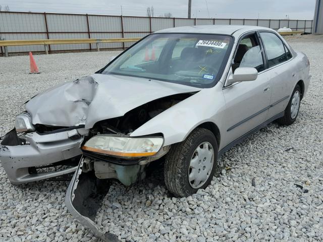 1HGCG5645WA167457 - 1998 HONDA ACCORD LX TAN photo 2