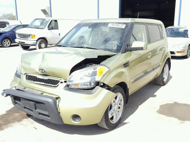 KNDJT2A24A7084484 - 2010 KIA SOUL +/!/S GREEN photo 2