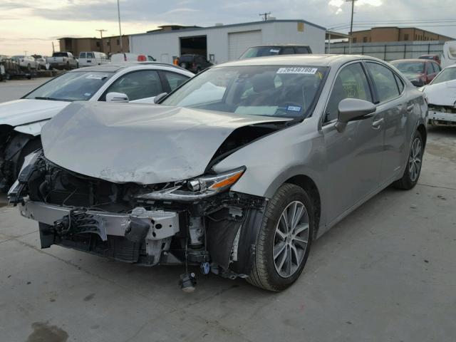 JTHBW1GG7G2117099 - 2016 LEXUS ES 300H SILVER photo 2