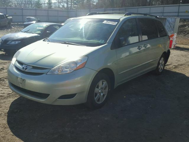 5TDZA23C96S577332 - 2006 TOYOTA SIENNA CE GREEN photo 2