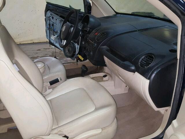 3VWRF31Y56M306495 - 2006 VOLKSWAGEN NEW BEETLE 蓝色 照片 5
