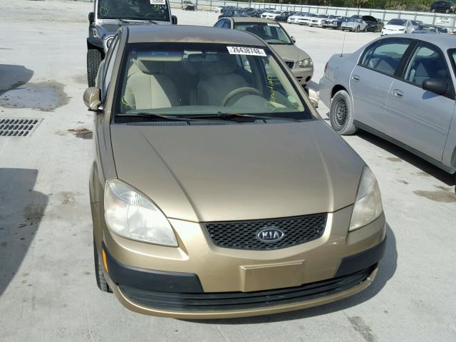 KNADE123676200305 - 2007 KIA RIO BASE BEIGE photo 9