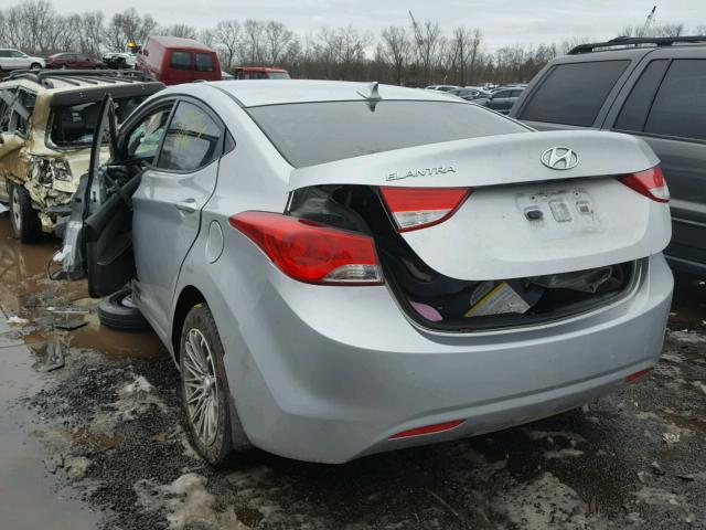 5NPDH4AEXDH183038 - 2013 HYUNDAI ELANTRA GL SILVER photo 3