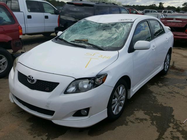 1NXBU4EE2AZ351751 - 2010 TOYOTA COROLLA BA WHITE photo 2