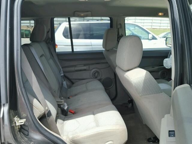 1J8HH48K06C136587 - 2006 JEEP COMMANDER GRAY photo 6