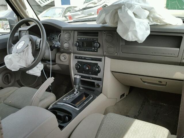 1J8HH48K06C136587 - 2006 JEEP COMMANDER GRAY photo 9