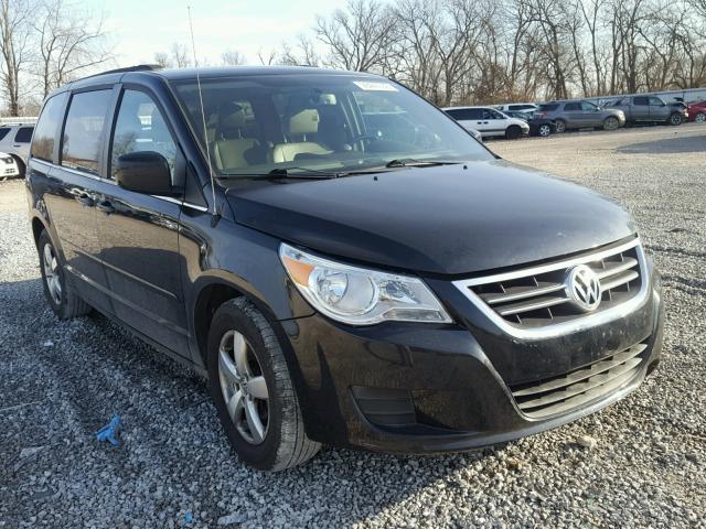 2V4RW3DG2BR717223 - 2011 VOLKSWAGEN ROUTAN SE BLACK photo 1