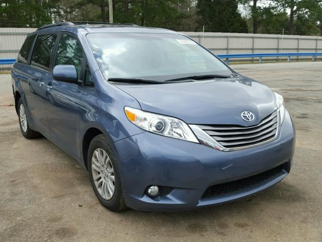 5TDYZ3DC2HS786701 - 2017 TOYOTA SIENNA XLE BLUE photo 1