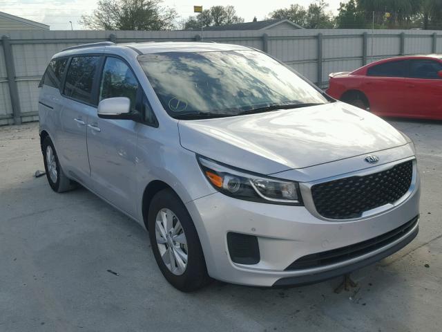 KNDMB5C17H6305906 - 2017 KIA SEDONA LX SILVER photo 1