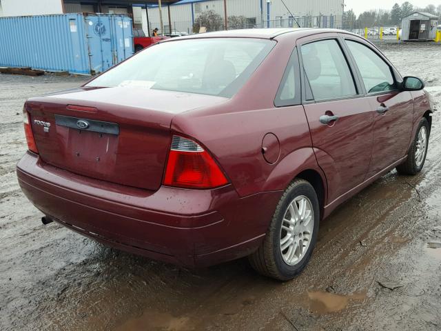 1FAHP34N37W155371 - 2007 FORD FOCUS ZX4 RED photo 4