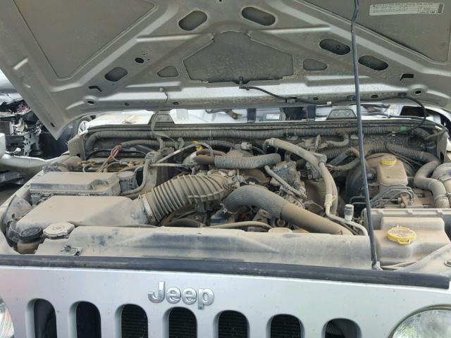 1J4BA3H14AL188150 - 2010 JEEP WRANGLER U SILVER photo 7