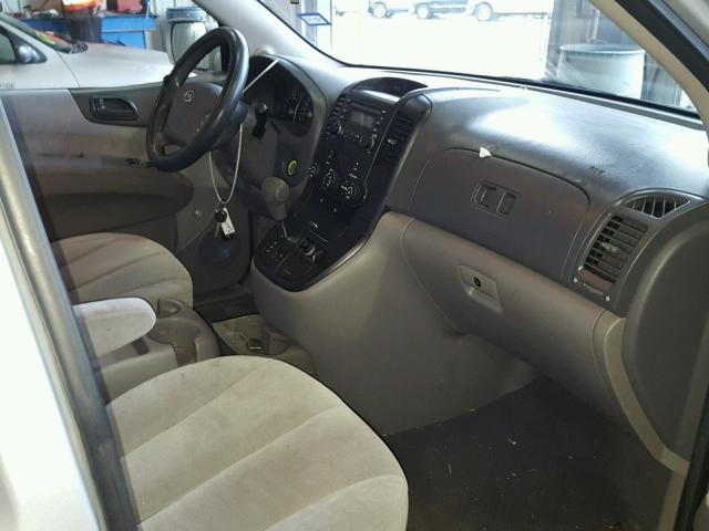 KNDMB233686225240 - 2008 KIA SEDONA EX GRAY photo 5