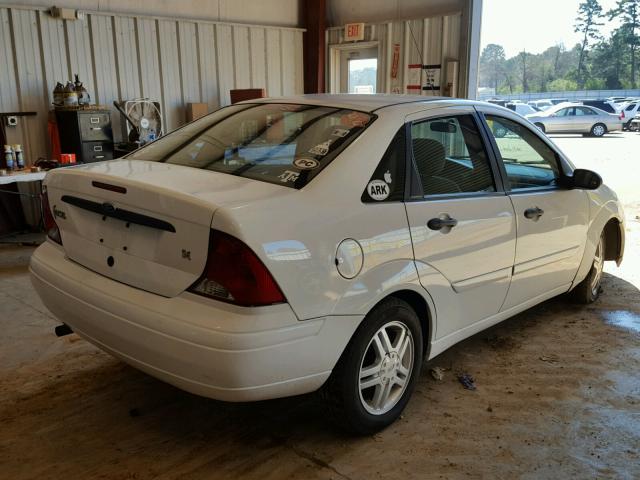 1FAFP34P53W335163 - 2003 FORD FOCUS SE WHITE photo 4