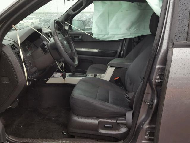 1FMCU0DG7AKC65959 - 2010 FORD ESCAPE XLT GRAY photo 5