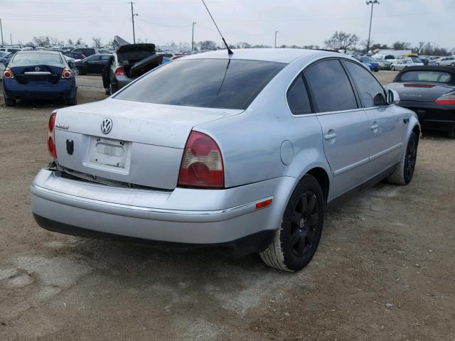 WVWAD63B25E074037 - 2005 VOLKSWAGEN PASSAT GLS SILVER photo 4