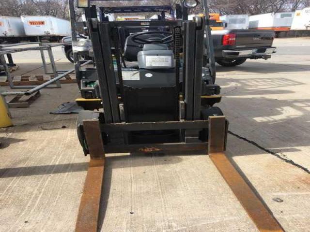 568833A - 2004 KMTS FORKLIFT UNKNOWN - NOT OK FOR INV. photo 5