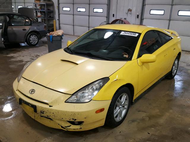 JTDDR32T830158476 - 2003 TOYOTA CELICA GT YELLOW photo 2