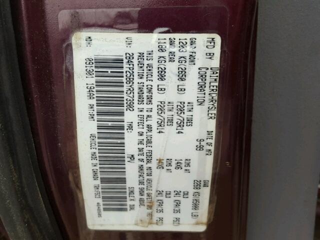 2B4FP25B6YR573902 - 2000 DODGE CARAVAN PURPLE photo 10