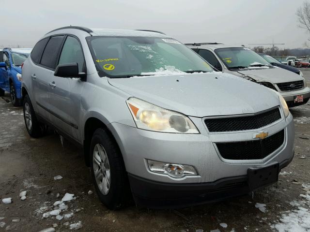 1GNKREED2BJ219411 - 2011 CHEVROLET TRAVERSE L SILVER photo 1