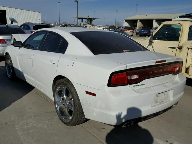 2C3CDXBGXCH298825 - 2012 DODGE CHARGER SE WHITE photo 3