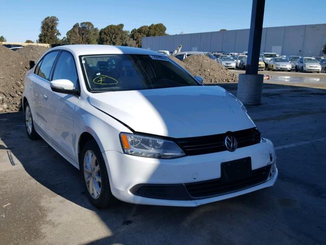 3VWD17AJ7EM267040 - 2014 VOLKSWAGEN JETTA SE WHITE photo 1