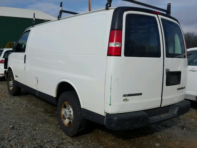 1GCGG25V141181751 - 2004 CHEVROLET EXPRESS G2 WHITE photo 3