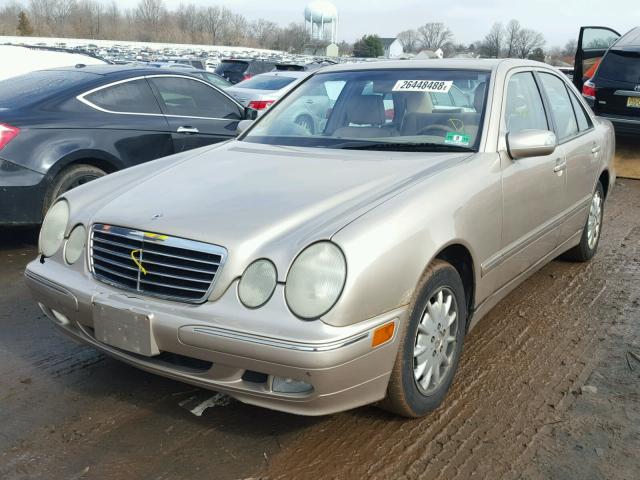 WDBJF65J41B274667 - 2001 MERCEDES-BENZ E 320 GOLD photo 2