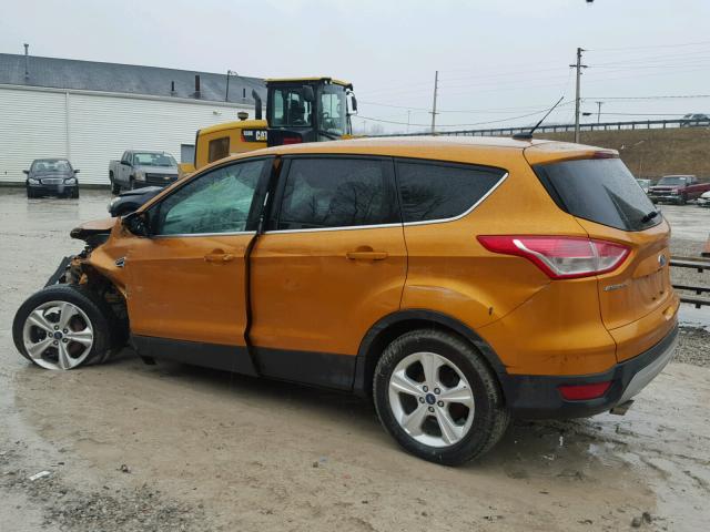 1FMCU0GX2GUA82185 - 2016 FORD ESCAPE SE ORANGE photo 3