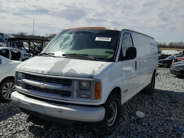 1GCGG29R811149498 - 2001 CHEVROLET EXPRESS G2 WHITE photo 2