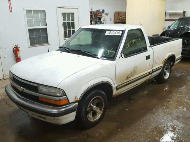 1GCCS1442WK208484 - 1998 CHEVROLET S TRUCK S1 WHITE photo 2