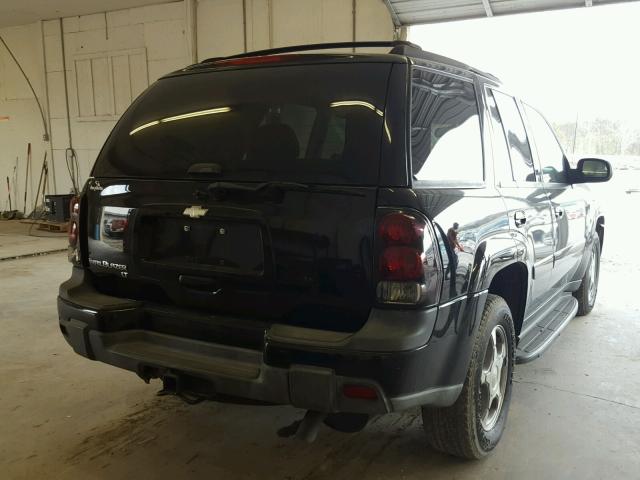 1GNDT13S752301167 - 2005 CHEVROLET TRAILBLAZE BLACK photo 4