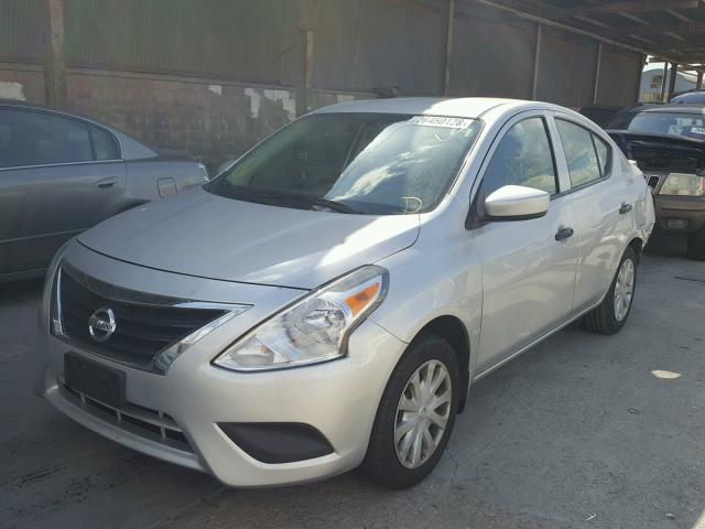 3N1CN7AP4GL831889 - 2016 NISSAN VERSA S SILVER photo 2