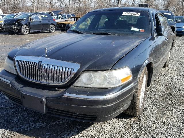 1LNHM82W45Y643785 - 2005 LINCOLN TOWN CAR S BLACK photo 2