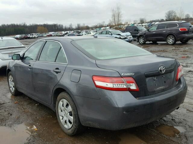 4T4BF3EK7AR062669 - 2010 TOYOTA CAMRY BASE GRAY photo 3