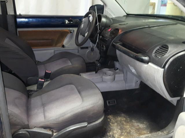 3VWBK31C54M412489 - 2004 VOLKSWAGEN NEW BEETLE 蓝色 照片 5