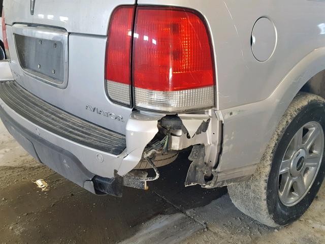 5LMEU88H85ZJ03178 - 2005 LINCOLN AVIATOR 银色 照片 9