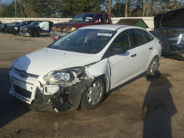 1FADP3E23DL352430 - 2013 FORD FOCUS S WHITE photo 2