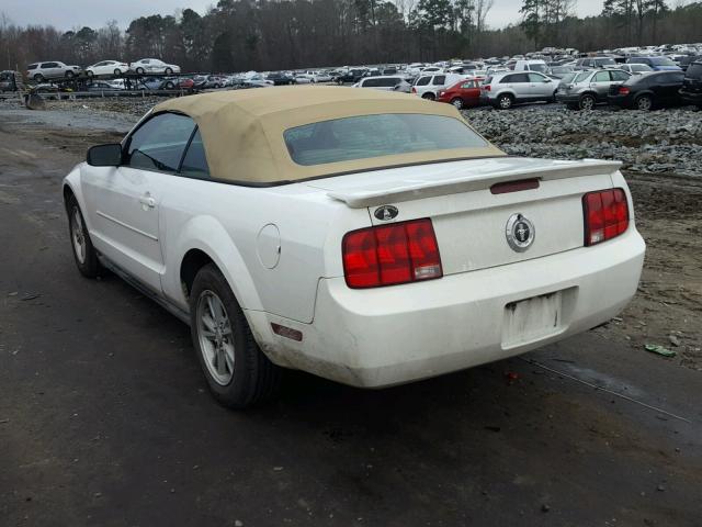 1ZVHT84NX85144777 - 2008 FORD MUSTANG WHITE photo 3