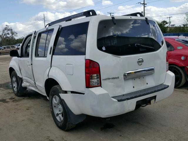 5N1AR18UX6C618503 - 2006 NISSAN PATHFINDER WHITE photo 3