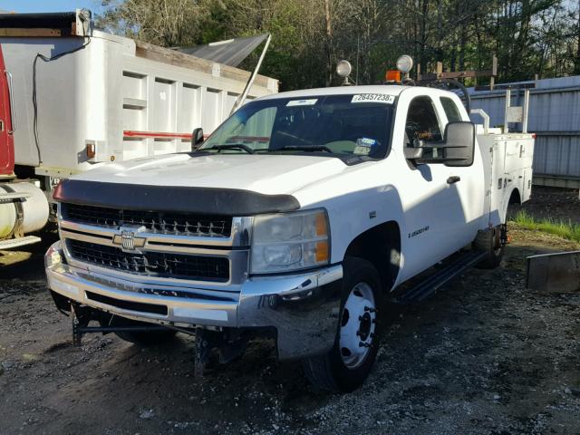 1GCHC49K69E126580 - 2009 CHEVROLET SILVERADO WHITE photo 2