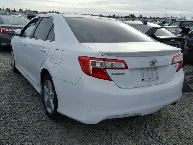 4T1BF1FK5EU763407 - 2014 TOYOTA CAMRY L WHITE photo 3