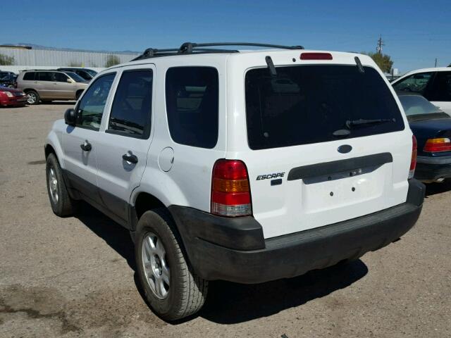 1FMCU03174KA89545 - 2004 FORD ESCAPE XLT WHITE photo 3